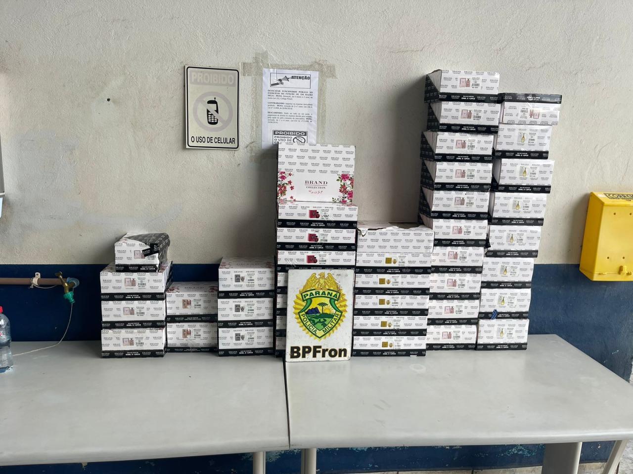 BPFRON apreende veículo com grande quantidade de perfume importado, sem o devido desembaraço aduaneiro em Santa Teresa do Oeste - PR