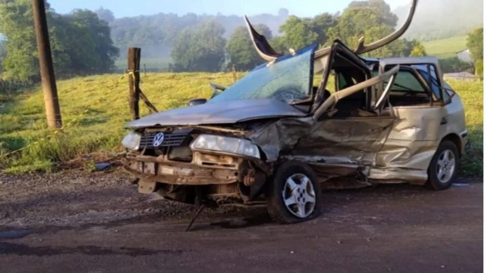 Dois morrem e um fica ferido em grave acidente na PR-566 no Paraná