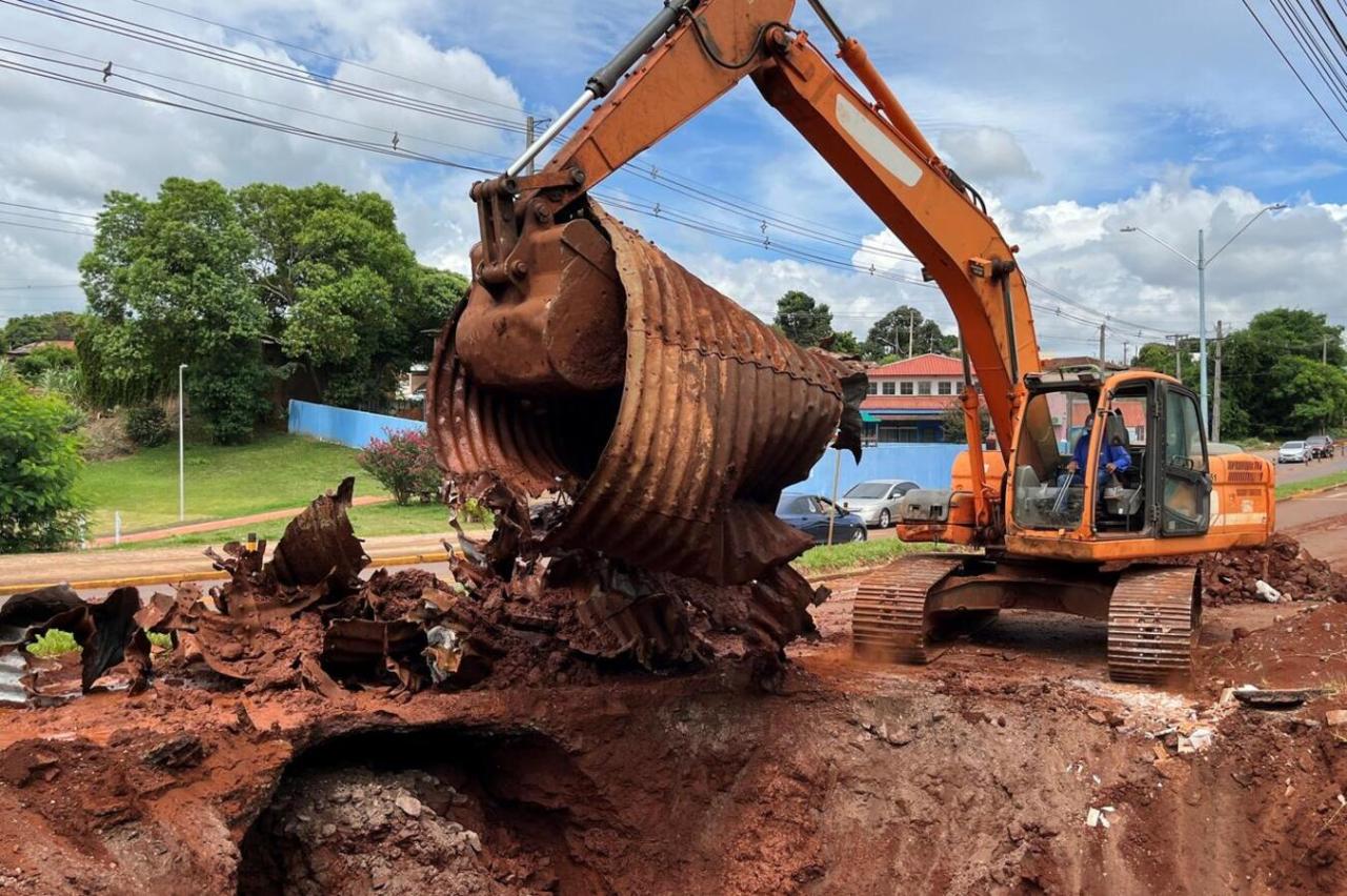 Iniciada a obra de substituição do bueiro da Avenida Maripá