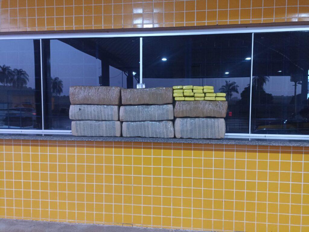 Jovem é detido pela PRF transportando 115 quilos de maconha em carro roubado, em Guaíra