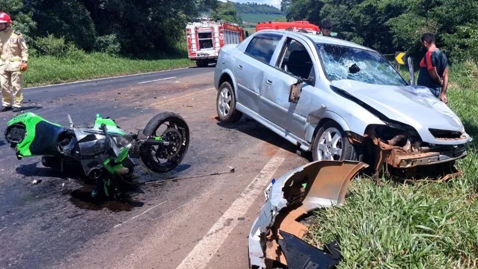 Jovem morre e cinco ficam feridos em grave acidente no interior do PR