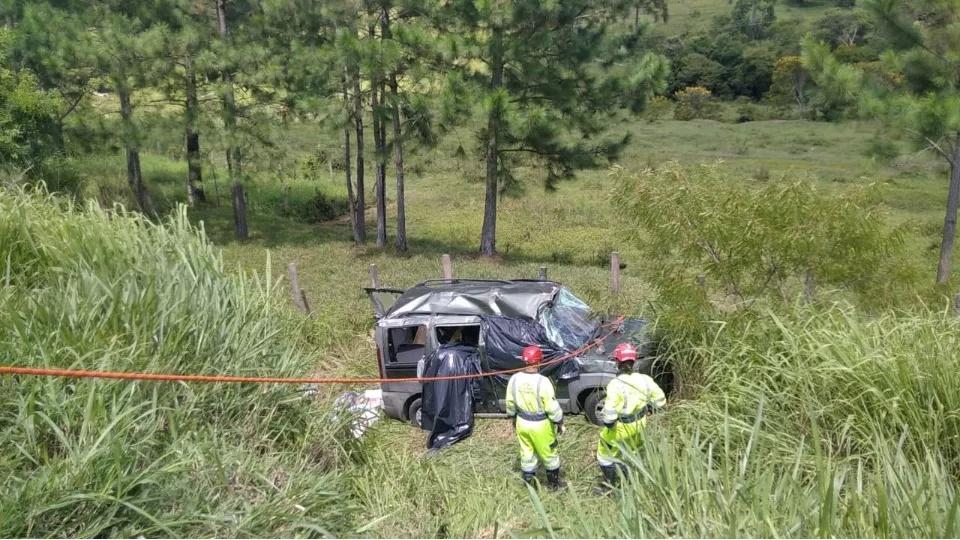 Mãe e filha morrem em acidente na BR-116