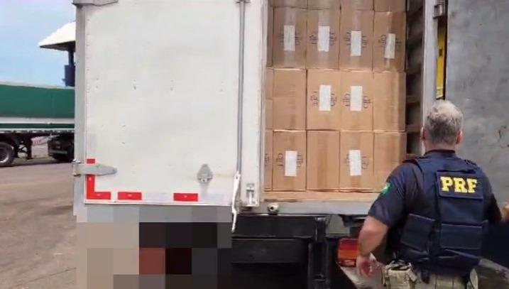 PRF apreende 200 mil maços de cigarro em Guaíra