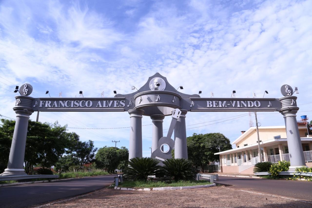 Após dar carona para bandidos, homem tem carro roubado, na Região