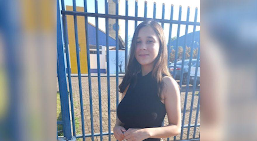 Mãe pede ajuda para localizar Dayane dos Santos Souza, de 16 anos, desaparecida há quatro dias
