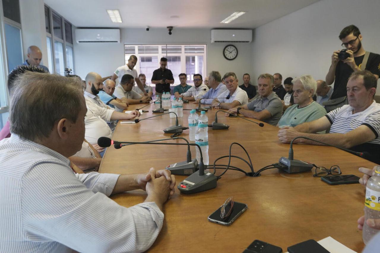 Prefeitura detalha projeto de lei sobre subsídios para o transporte coletivo a vereadores