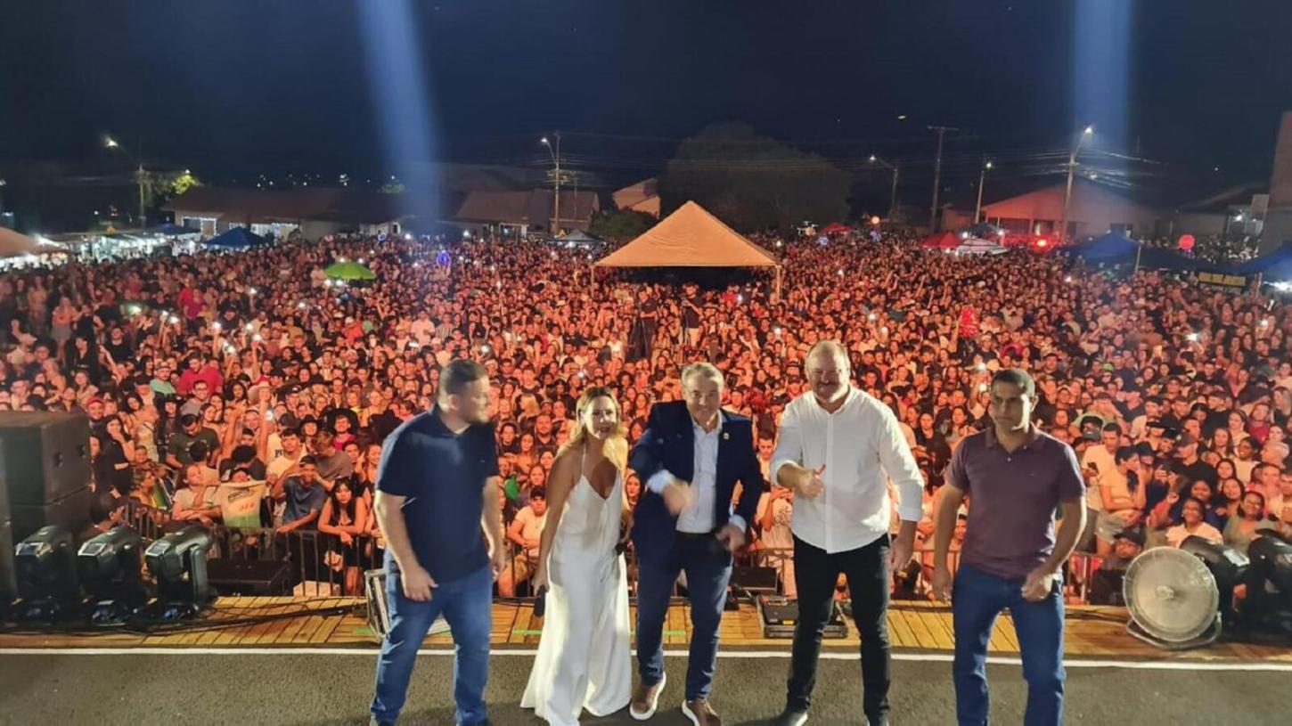 Toledo 72 anos: Jads & Jadson animam os “embalos de sábado à noite”