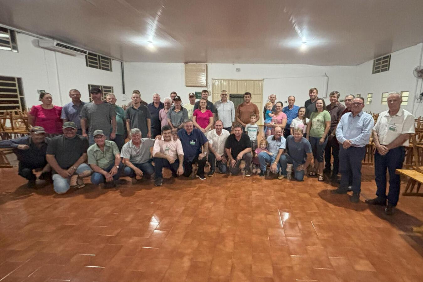 Comunidade de Linha Arapongas apresenta demanda sobre asfalto rural