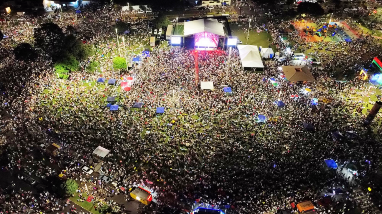 Toledo recebe 2025 ao som de Israel & Rodolfo e show pirotécnico