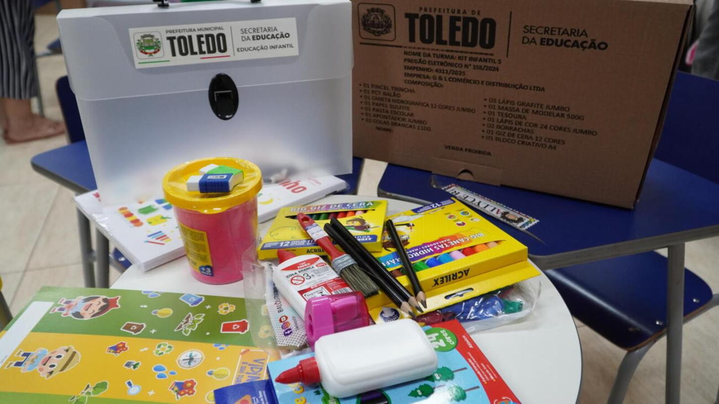 Prefeitura de Toledo entrega primeira parte dos kits escolares