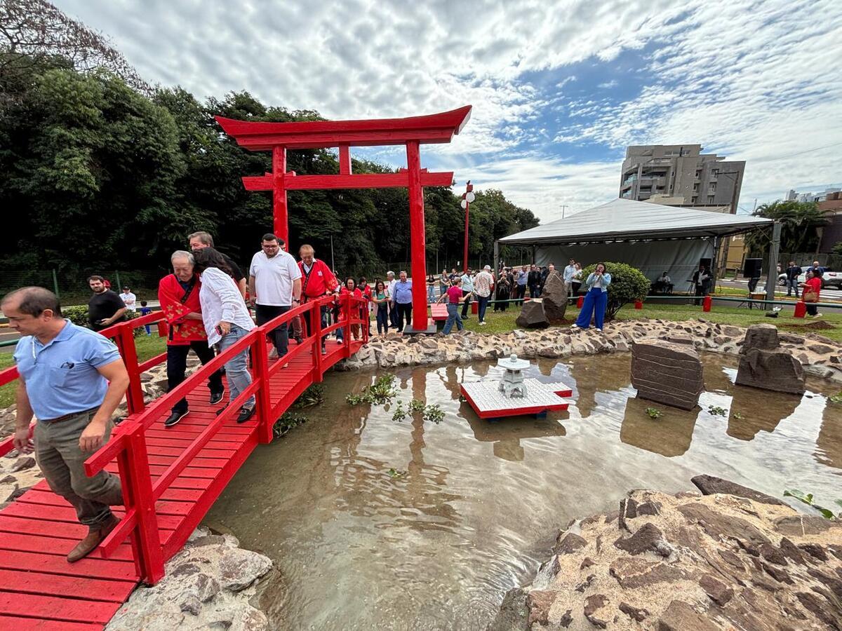Revitalização da Praça do Japão é entregue na presença do cônsul japonês no Brasil