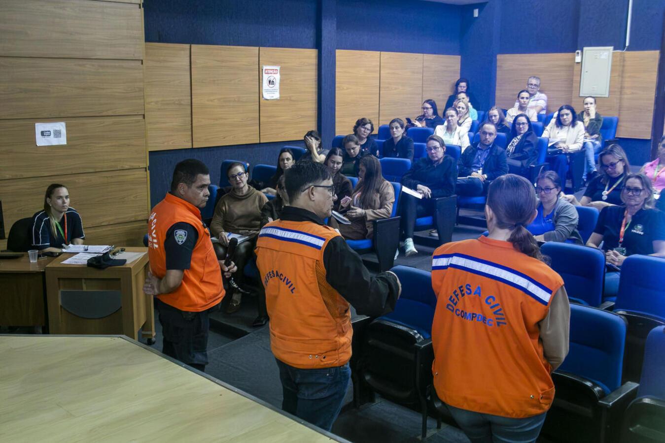 Educação orienta diretores sobre planos de contingência para eventos climáticos