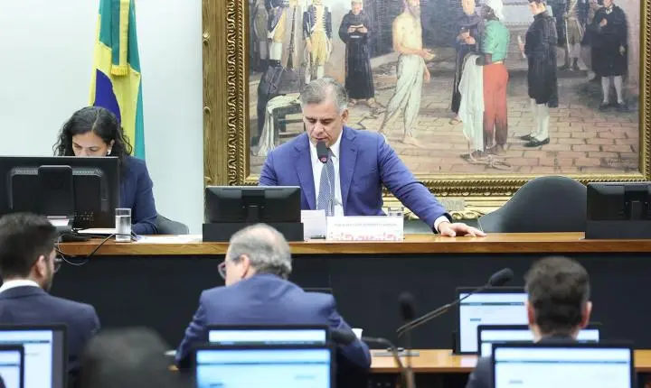 CCJ da Câmara aprova fim da aposentadoria como punição para juízes