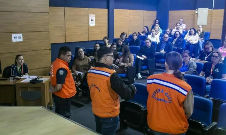  Educação orienta diretores sobre planos de contingência para eventos climáticos